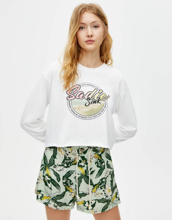 Sadie Sink Printed Bermudas – Image 4
